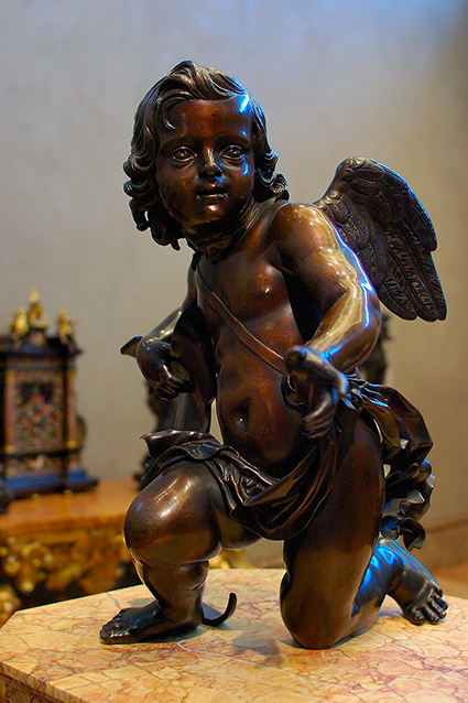 Putto_HoldingShield_Tacca_1827