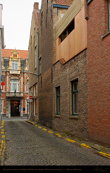 Bruges_Ontvangerstraat_and_Hotel_du_Sablon_1975