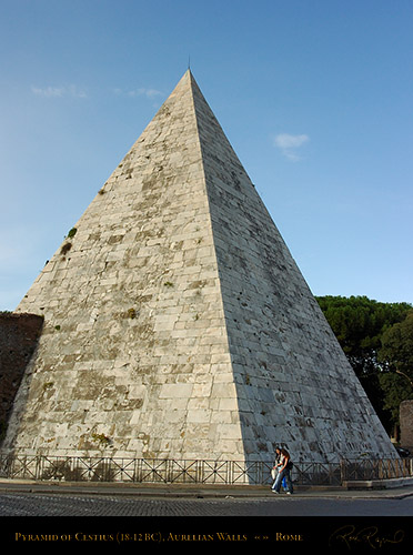 Pyramid_ofCestius_6831
