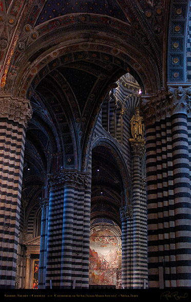 Gothic_Arches_Siena_Cathedral_6295