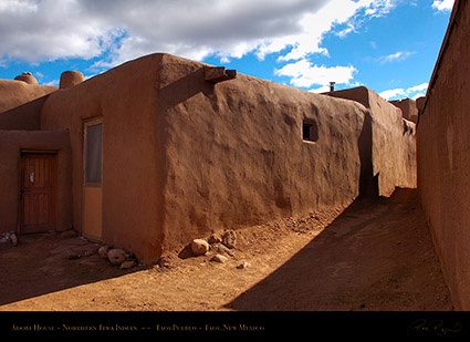 Taos_Pueblo_Adobe_House_HS6553