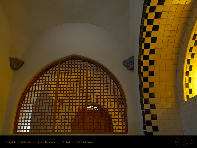 Dar_al_Islam_Mosque_Interior_Abiquiu_NM_X5581