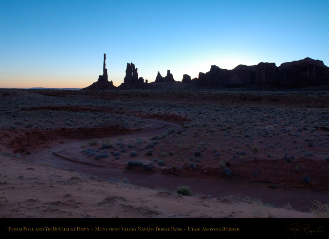 Monument_Valley_Totem_Pole_Dawn_X1318